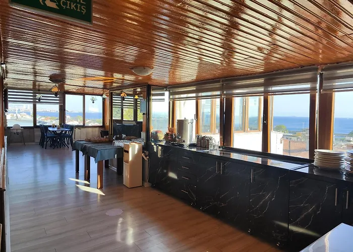 Grand Liza Hotel